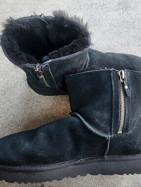UGG Classic Mini Black Suede Boots Double Zipper Size 8